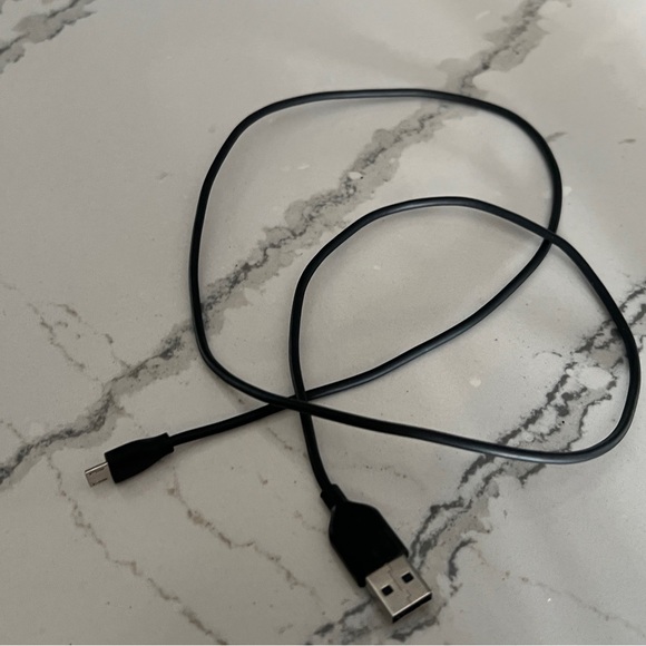 Sony Alpha 3000 Black Digital Camera - Picture 3 of 11